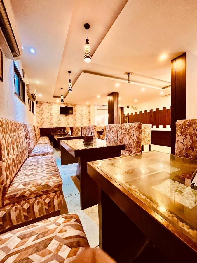 Hotel The Onix Дехрадун Екстериор снимка