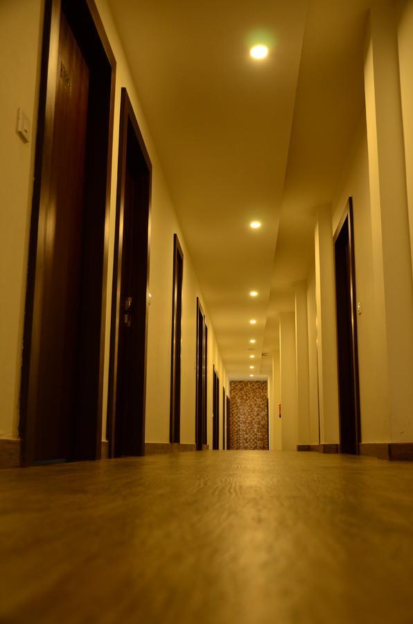 Hotel The Onix Дехрадун Екстериор снимка