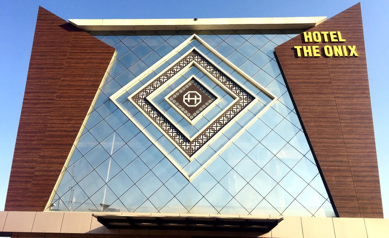 Hotel The Onix Дехрадун Екстериор снимка